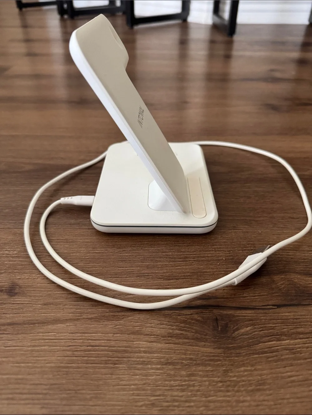 Intoval 3-in-1 Wireless Charging Station - made for Apple products.